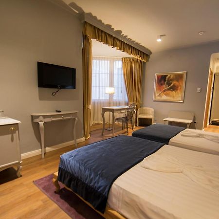 Classic Hotel Tirana Kültér fotó