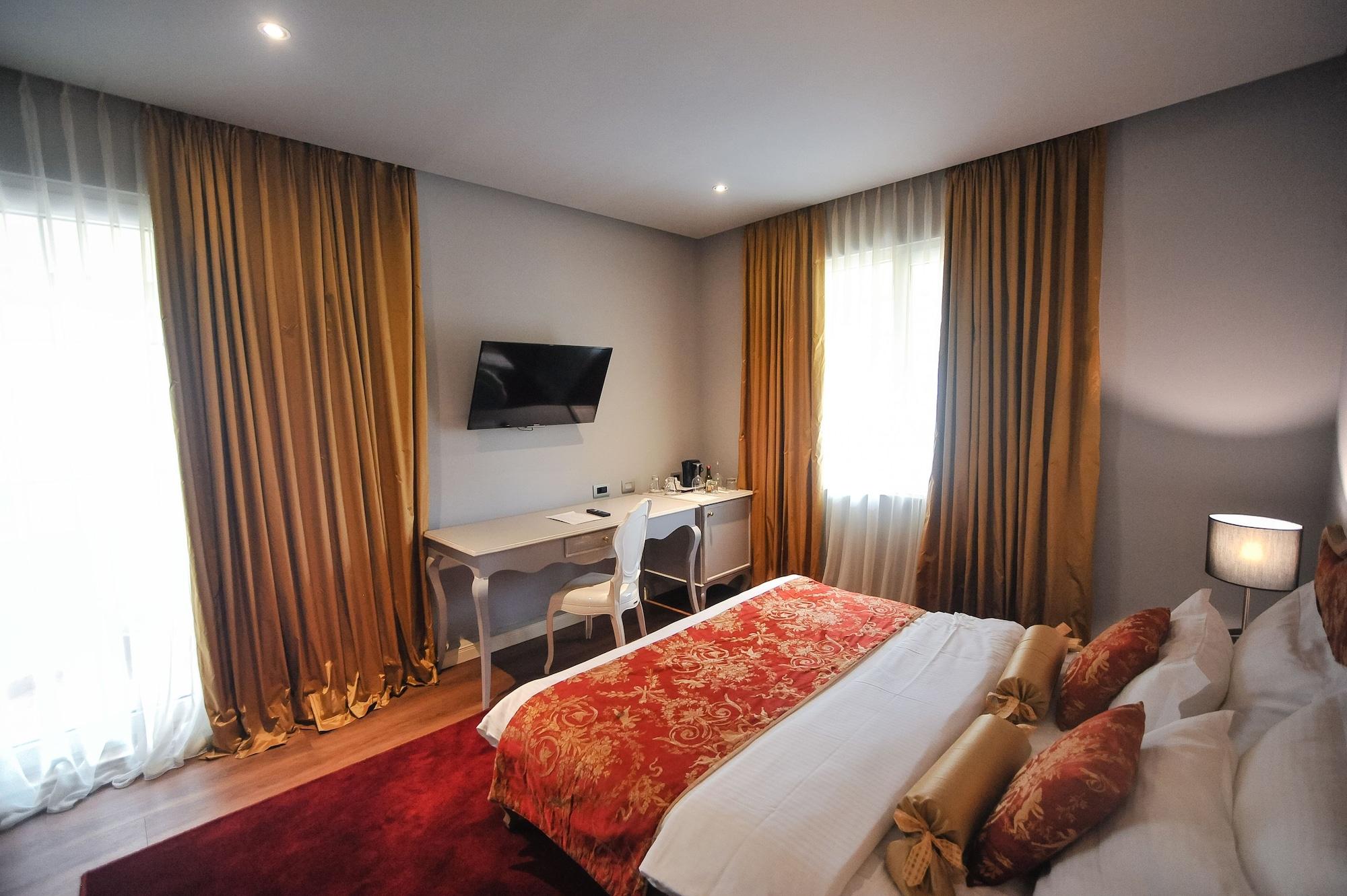 Classic Hotel Tirana Kültér fotó