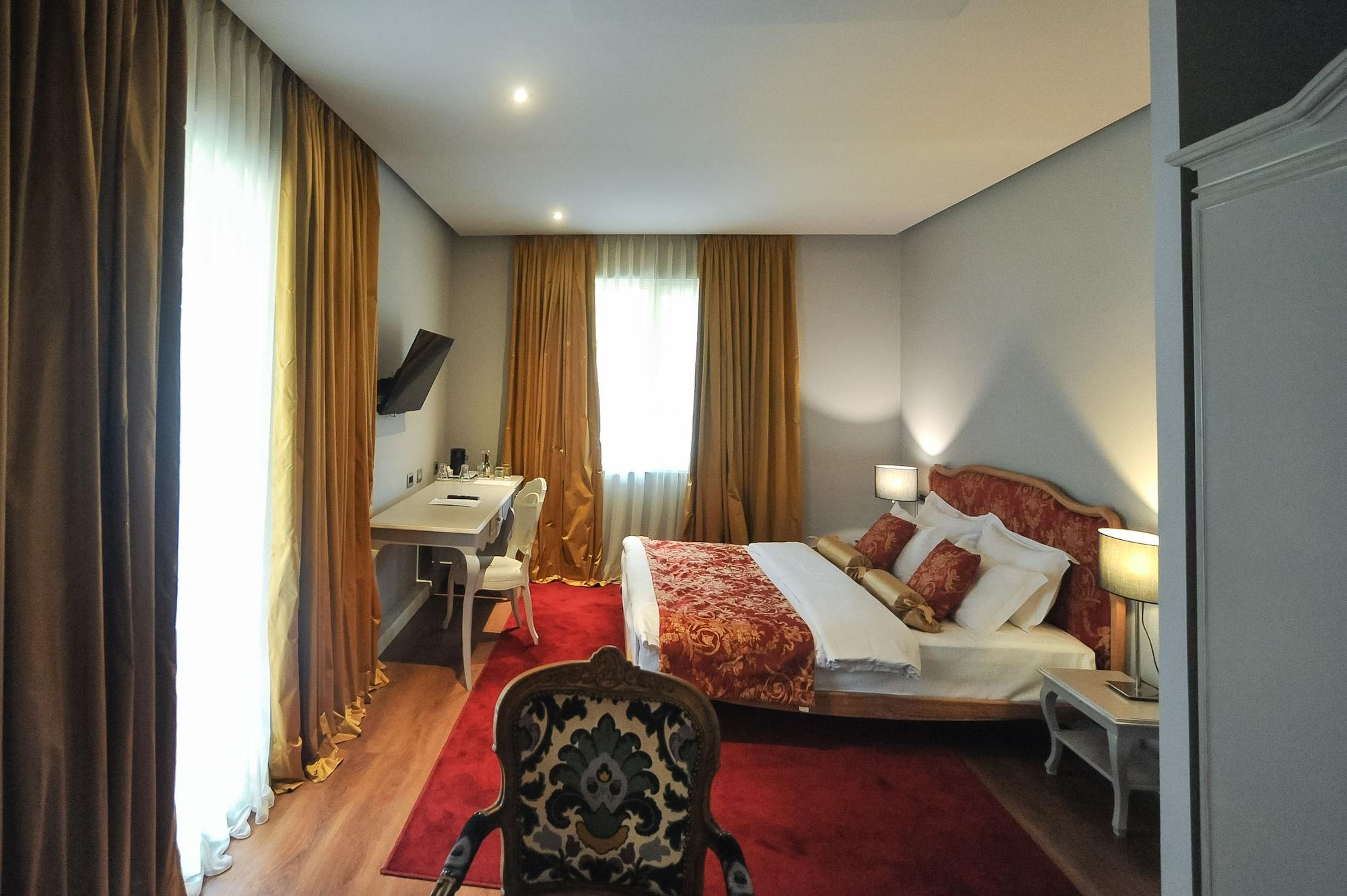Classic Hotel Tirana Kültér fotó