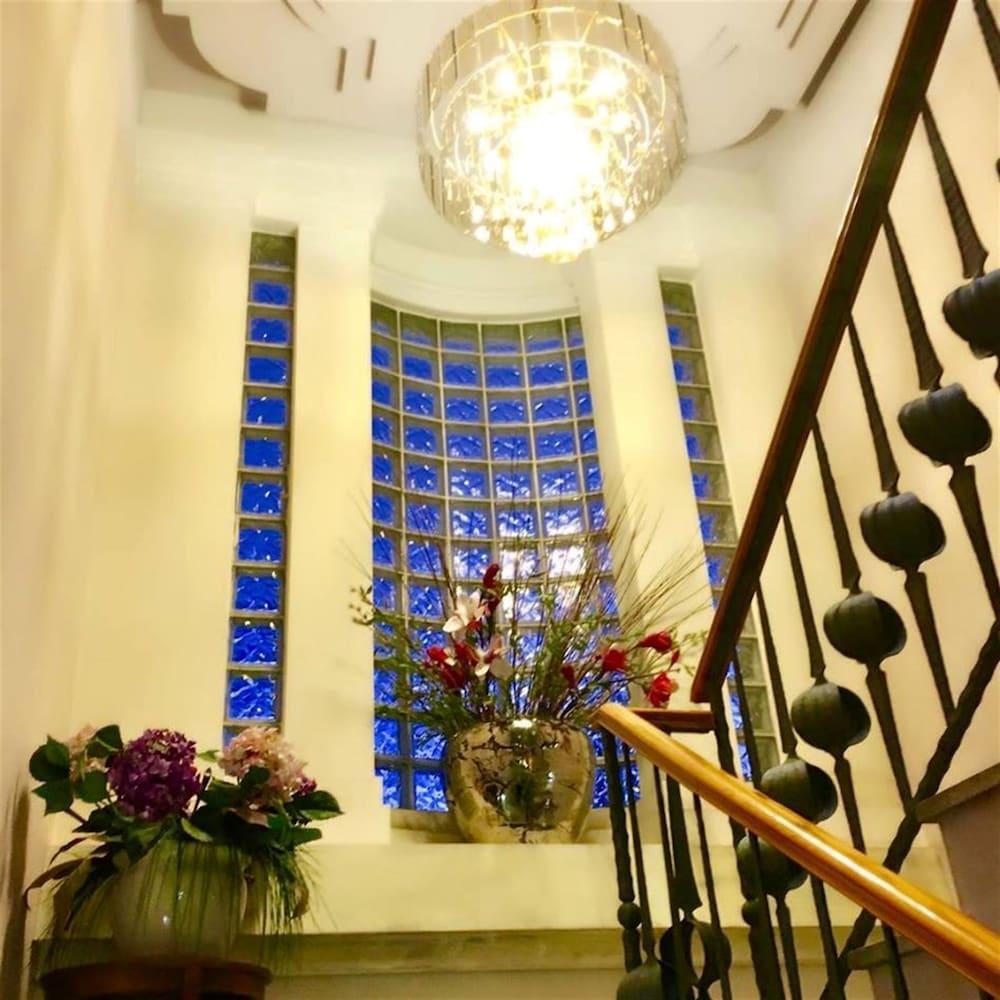Classic Hotel Tirana Kültér fotó