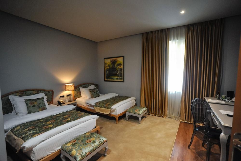 Classic Hotel Tirana Kültér fotó