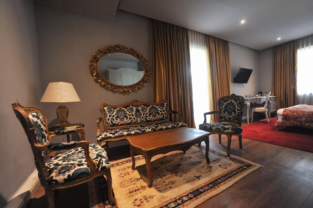 Classic Hotel Tirana Kültér fotó