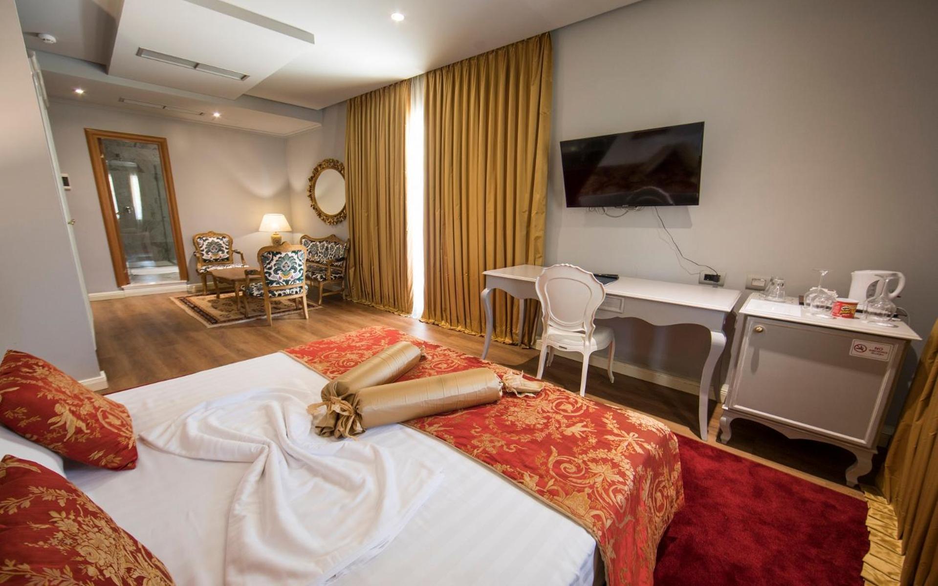 Classic Hotel Tirana Kültér fotó